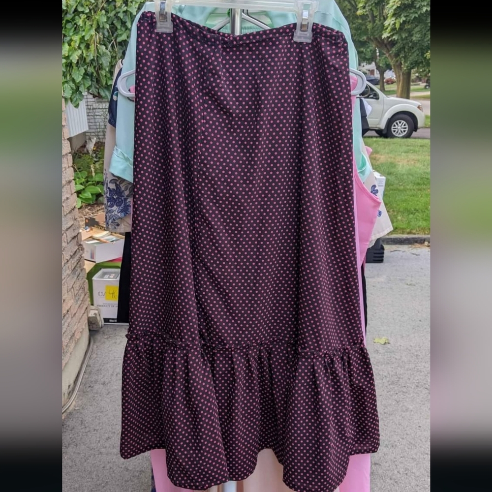 2000 pink polkadot skirt